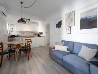Cosy Sants Apartment - 6