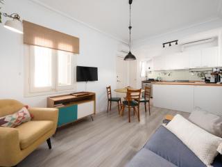 Cosy Sants Apartment - 4