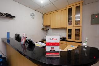 RedDoorz Near Kota Lama Semarang - 7