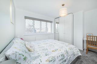 Tranquil 3-Bed Home with Garden View & Parking - 3