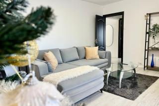 Traveler's Nest in the Mountains with a Swing & AC - 0