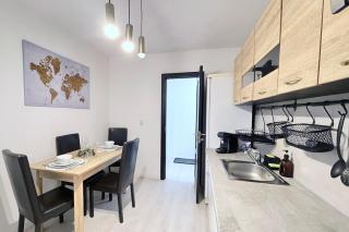 Traveler's Nest in the Mountains with a Swing & AC - 3