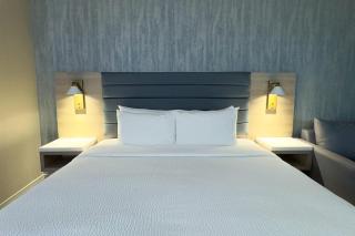 Radisson Hotel Montreal Airport - Saint-Laurent - 3