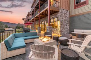 Cambria Hotel Lake Placid - Lakeside Resort - 3