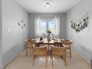 La Cueva Apt 1 Boho Oceanfront Escape in Arecibo - 9