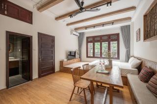 Bright Wooden House near Old Quarter - 7