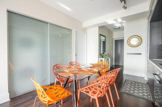 Bright High Floor1 Bedroom Condo Downtown Toronto - 2