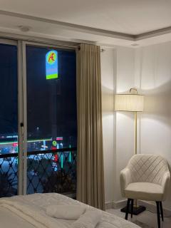 The White Pearl 1BHK Apartment - Bahria Town City View - 9