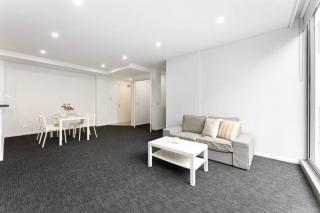 Stylish 2BR Waterloo Stay Near Cafés & Parks - 2