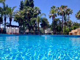 Penthouse Marbella, Panoramic Sea Views, Terrace, Pool & Parking - 8