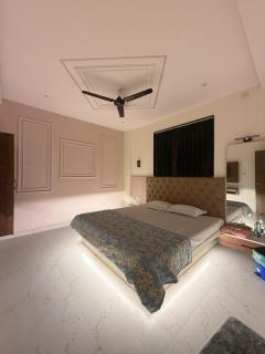 Hotel Tulip Inn & Lodging - 8