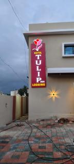 Hotel Tulip Inn & Lodging - 1