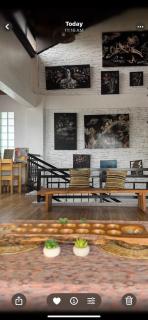 Art Studio Loft Apartment with Stunning Views - 1