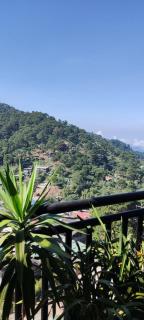 Art Studio Loft Apartment with Stunning Views - 3