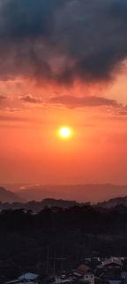 Art Studio Loft Apartment with Stunning Views - 4