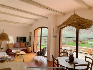 Bohemian House Overlooking Roussillon - Roussillon - 9