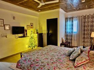 Cozy Airport Studio 10 mins from IGI & Aerocity - 6