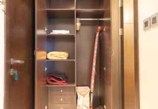 Modern 1BR Oasis with Balcony & Full Kitchen - 3