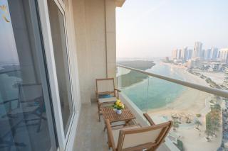 Modern 1BR Oasis with Balcony & Full Kitchen - 2