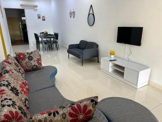 Single Storey 3R2B walk to Restaurant & Shop at PD by MAISON - 0