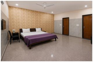 Sunrakh Lane Ashiyana Hotel Shree# Laddoo# Gopal Dham Near Sri Saubhari Rishi Temple pond and Bankey Bihari Temple - Free Wi-Fi With Room Service - Fully Air conditioning Premium Room- Best Hotel In Vrindavan - 0