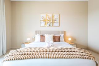 Private Beach - Full Zayed Museum Views - 1 min walk to Mamsha Boulevard and Beach - Ajwan Towers - Massive Balcony - 5 min to Louvre, Zayed National Museum, teamLab Phenomena, National History Museum, Guggenheim and more - 2