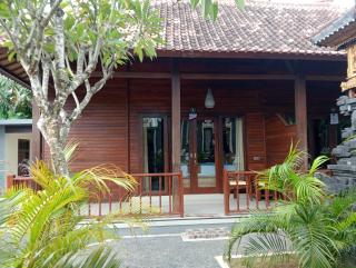 C'man Guest House - 8