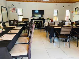 Palm Leaf – Hazeldene Kwekwe with pool - 2333 - 7