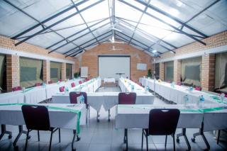 Palm Leaf – Hazeldene Kwekwe with pool - 2333 - 4