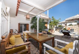 Villa Arancia Private Pool, 2 Jacuzzis & BBQ Area - 3