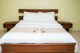 Résidence Romacy, appartement 2 chambres avec balcon à Ahala, quartier résidentiel de Yaoundé - 1