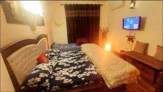 Exclusive Floor on Manali Expressway for Family - 6