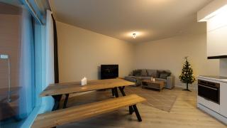 Midnight Sun City Suite - 8