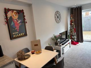 The Nook, Fairview, Cheltenham Town Centre-Parking & Garden - 9