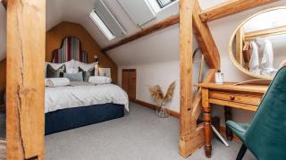 The Little House Luxury Cotswolds Stunning Views - 6