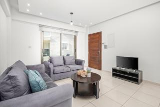 Downtown 2 Bedroom City Flat - 8