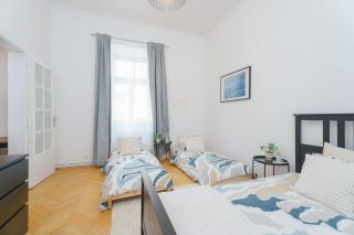 Quiet Apartment Near River and City Center - 6