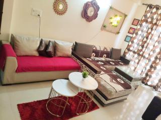 Exclusive Floor on Manali Expressway for Family - 5