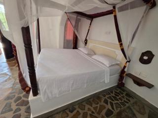 Karibuni, Villa 107, Beachfront Stay with Restaurant, Pool & Bar - 7