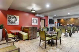 Best Western Plus Yakima Hotel - 1