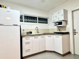 The Urban Suite - Petaẖ Tiqwa - 0