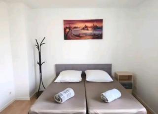 Comfortable room in a quiet apartment, exclusively for women - 2