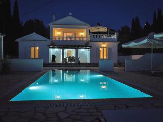 Helios Court Villa - 4