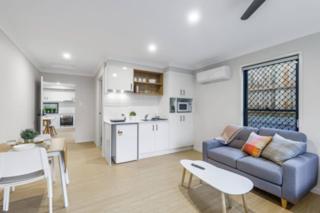 Modern Studio with Garden Views in Shared Home - Brisbane - 6