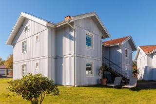 Easy Livin' Apartment Hotel - 4