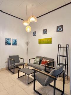 A private single-family home - 7