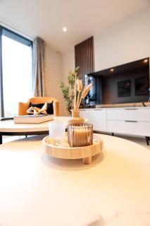 40 percent OFF Monthly Stays 2 Bed Modern Apartment near Piccadilly - Parking - Fast WiFi - 5