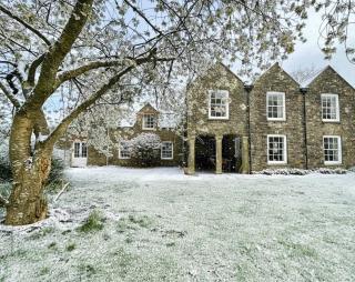Middlelands - A stunning country house with beautiful gardens in rural Pembrokeshire yet close to coast - 0