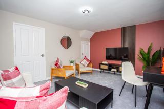 Vacant Nest Cleveland Close Central Parking - 0