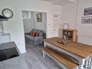 Stylish Ashbourne townhouse near the Peak District and Alton Towers - 4